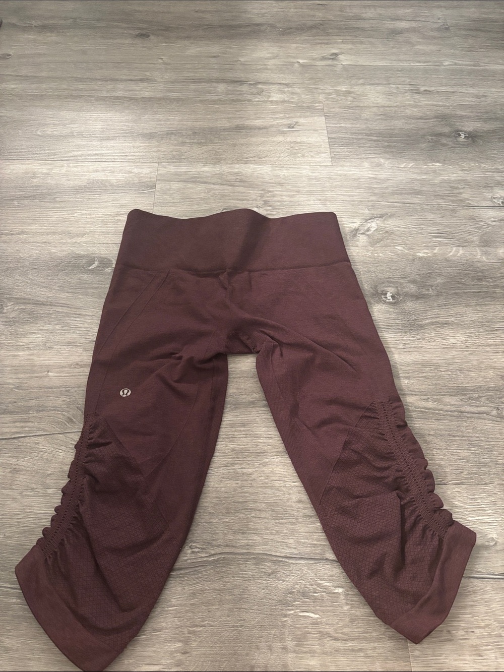 lululemon athletica Girls' Burgundy Ruched Cropped Leggings size 6